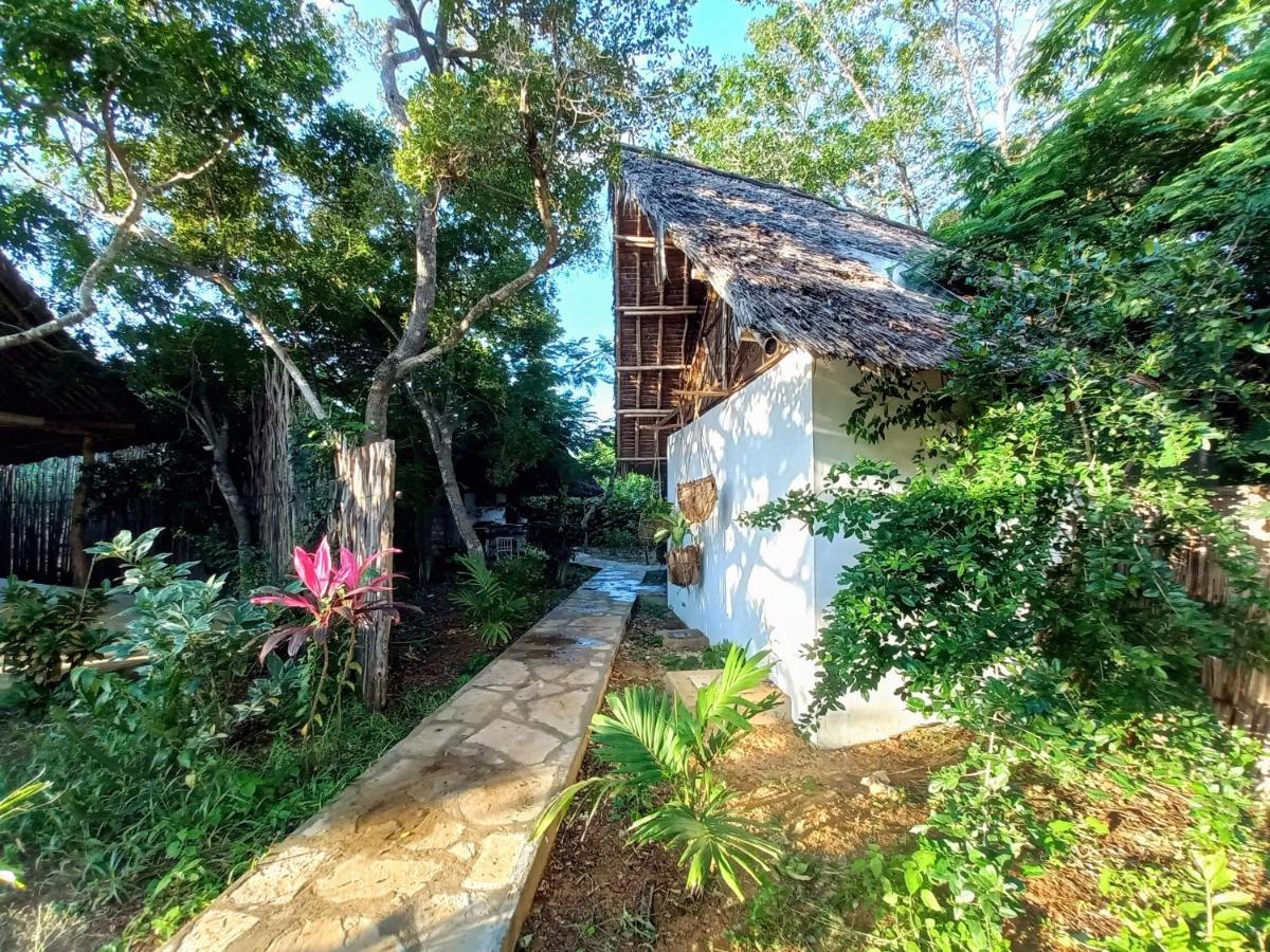 Watamu Beach Cottages B&B Экстерьер фото