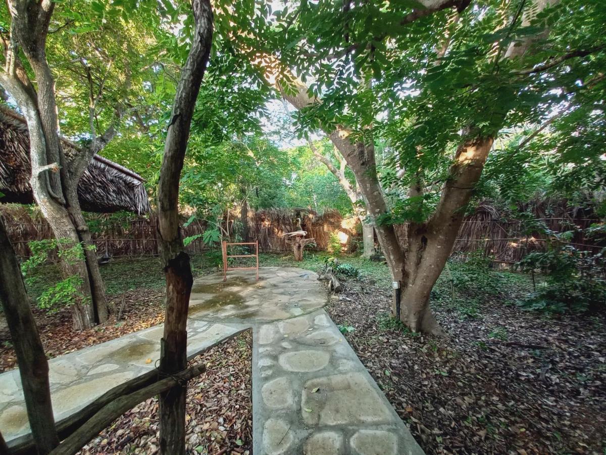 Watamu Beach Cottages B&B Экстерьер фото