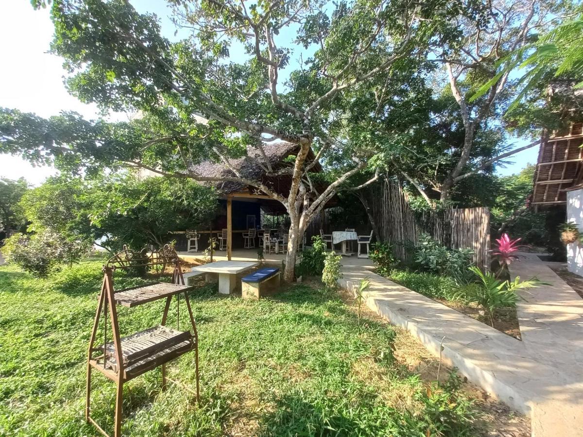 Watamu Beach Cottages B&B Экстерьер фото