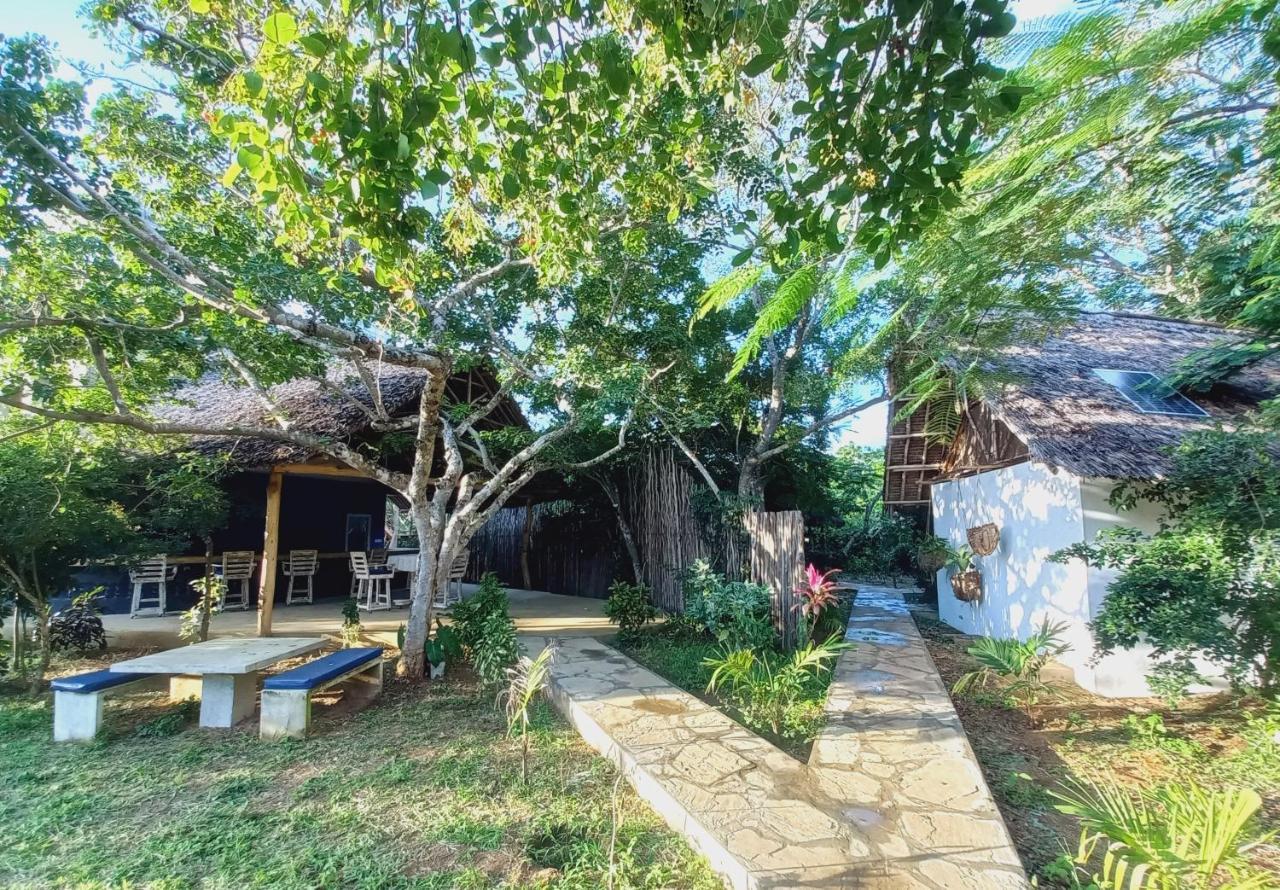 Watamu Beach Cottages B&B Экстерьер фото