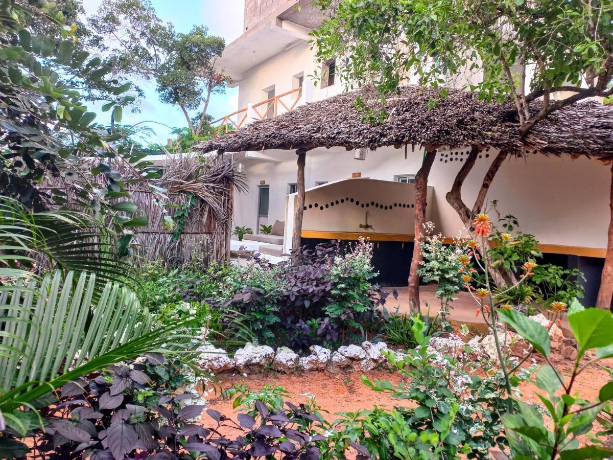 Watamu Beach Cottages B&B Экстерьер фото