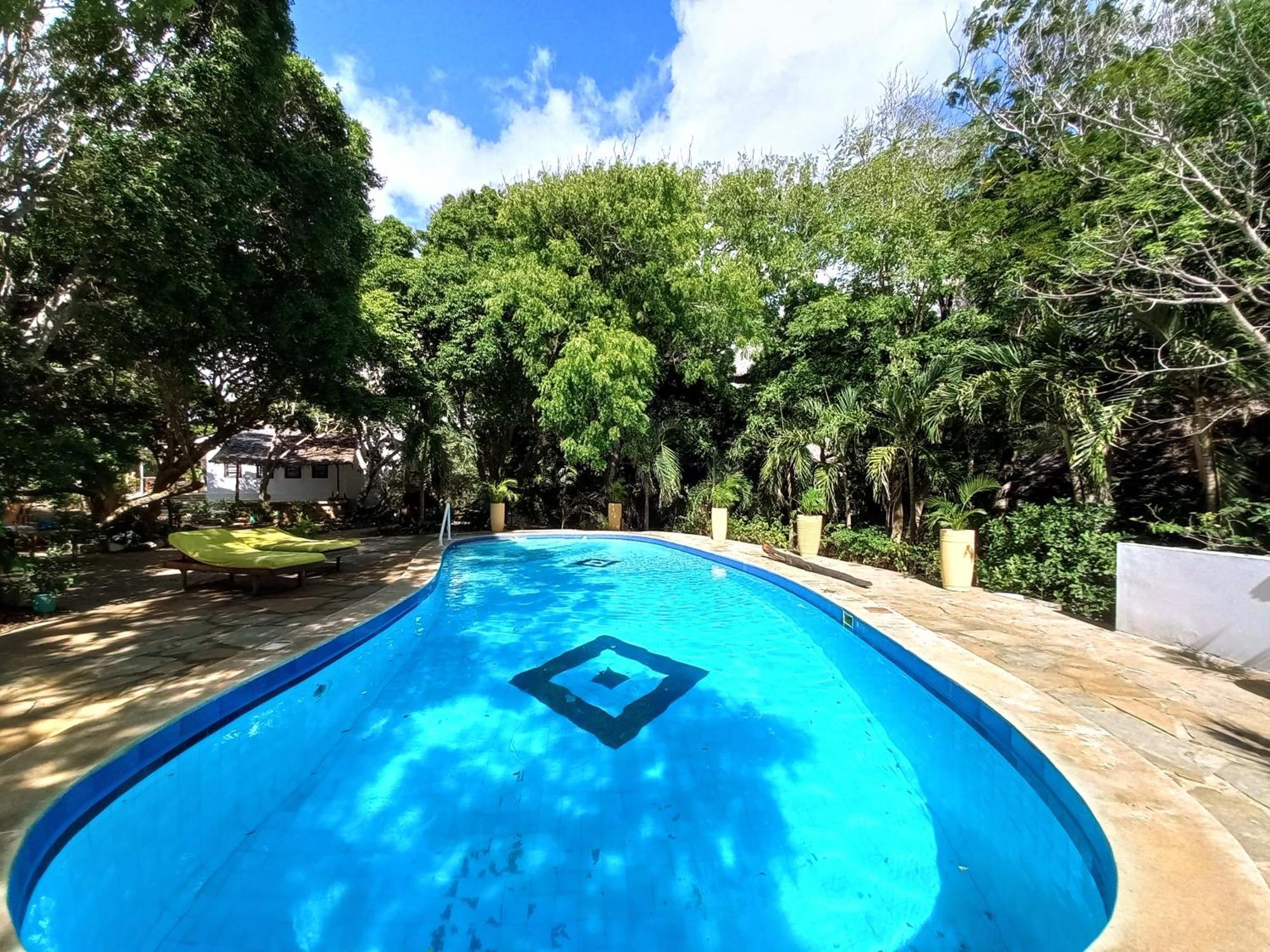 Watamu Beach Cottages B&B Экстерьер фото