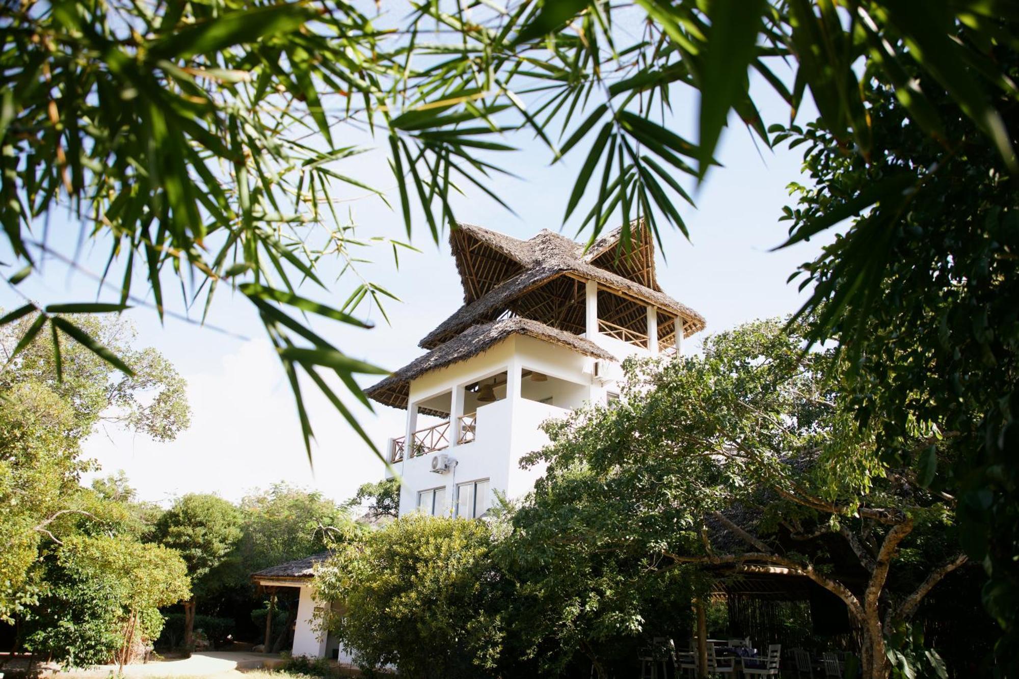 Watamu Beach Cottages B&B Экстерьер фото
