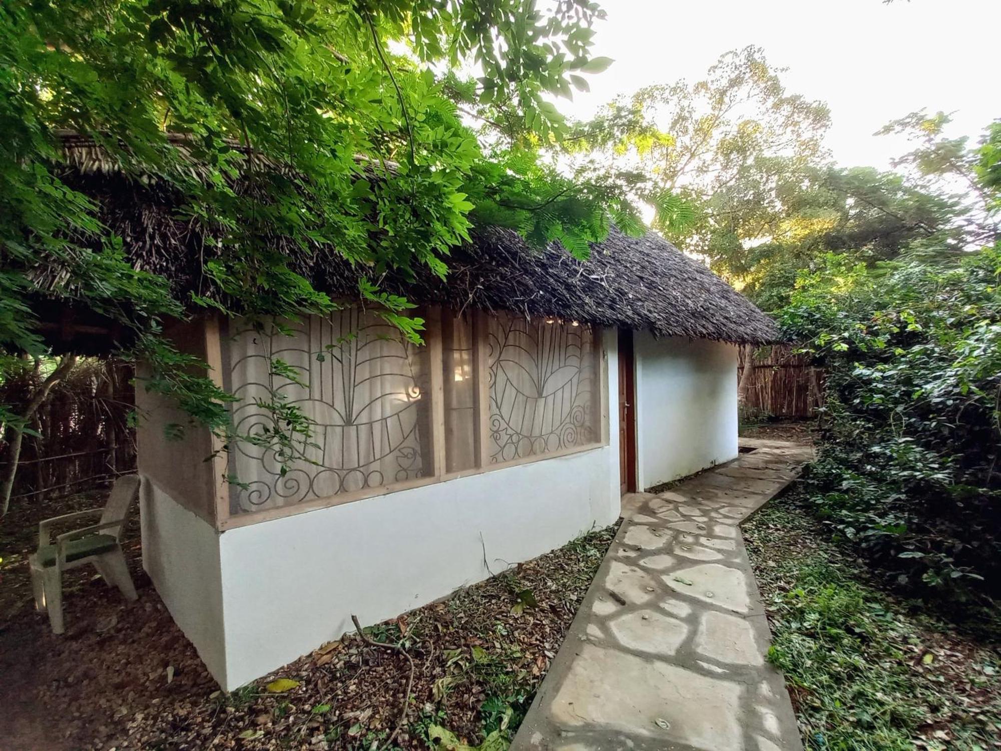 Watamu Beach Cottages B&B Экстерьер фото
