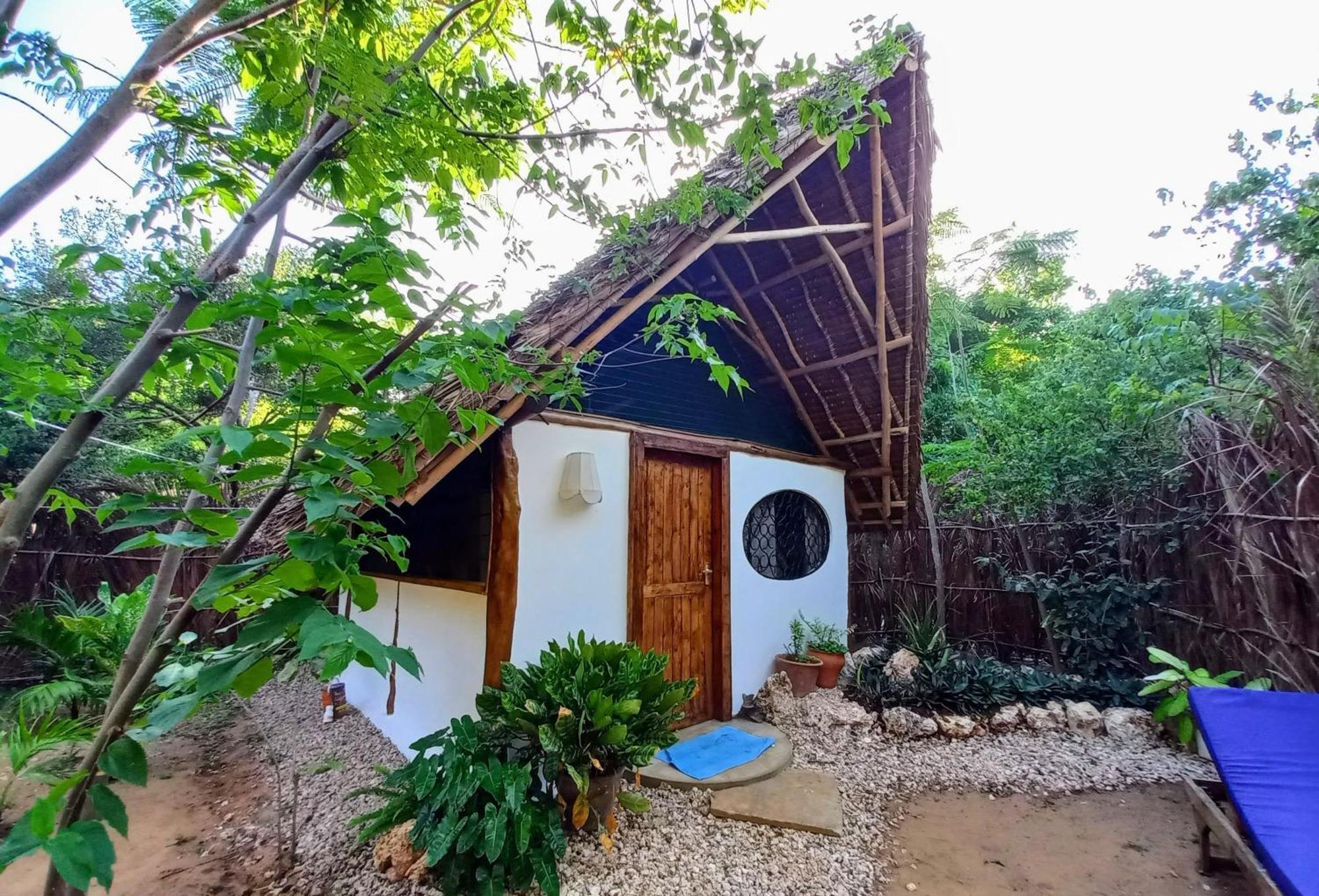 Watamu Beach Cottages B&B Экстерьер фото